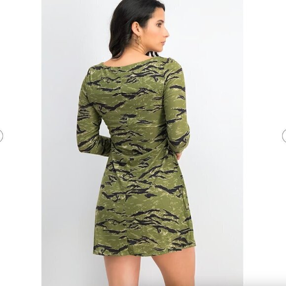 Topshop Camouflage Print Twist Front Jersey Flip Dress - Green - Picture 2 of 8